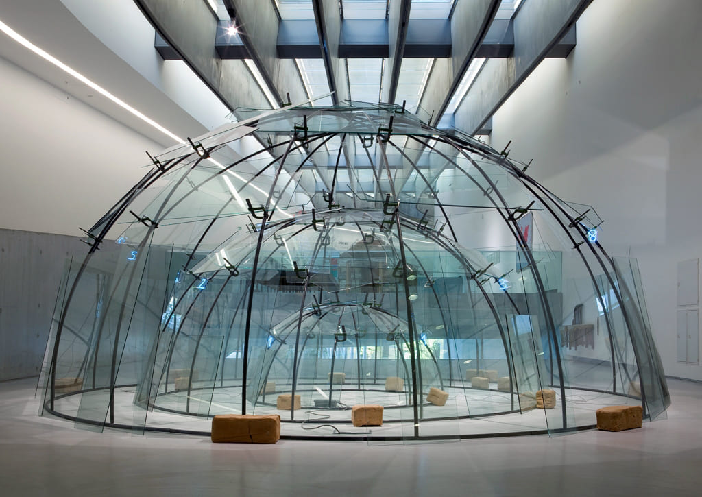 10 Mario Merz, Triple igloo, 1984